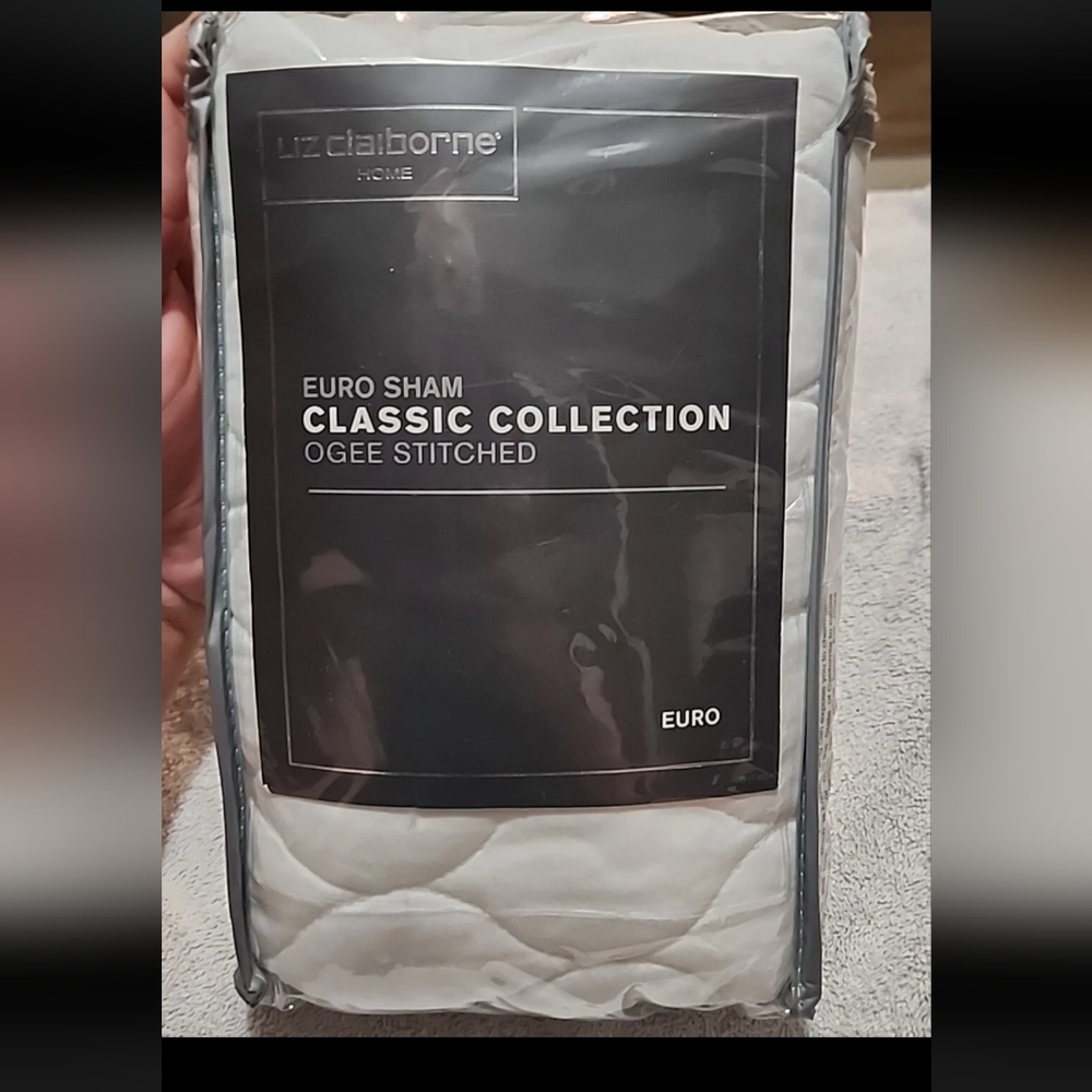 Liz Claiborne Euro Sham Classic Collection 29" x 29" White Ogee Stitched Cotton